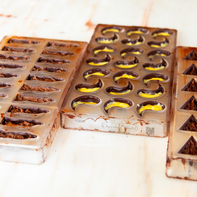 Chocolade Creaties: Ontdek de Kunst van Zelfgemaakte Pralines!