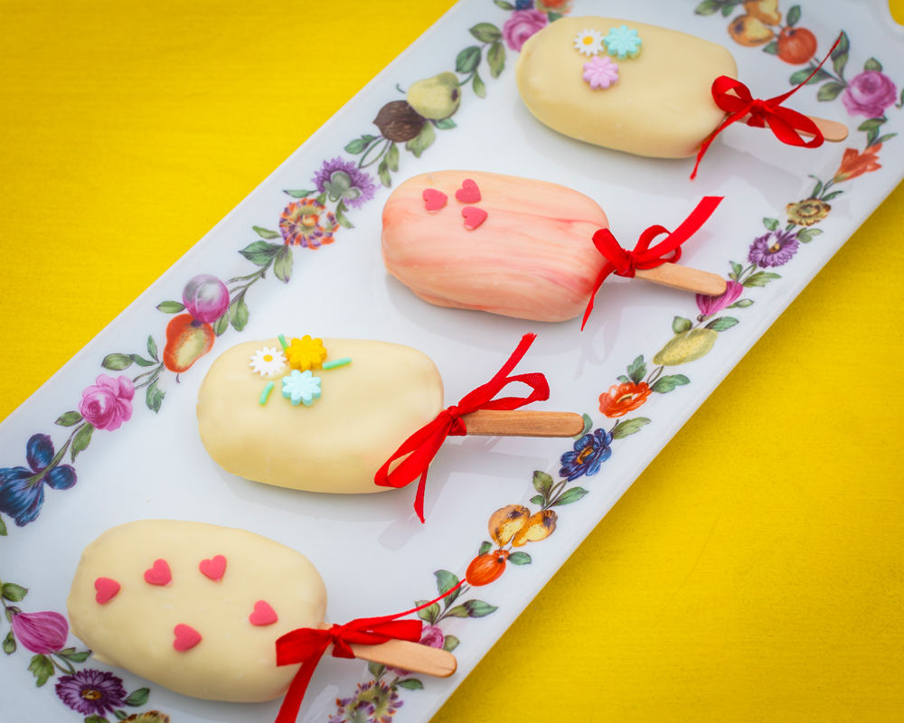 Cakesicles, cake op een stokje