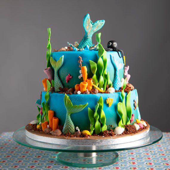 Verjaardagstaart met 2 vullingen. Leer werken met fondant